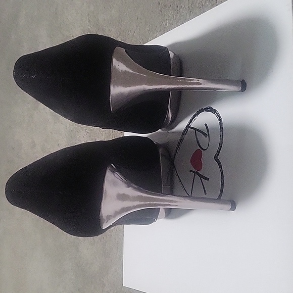 Platform Heels - Picture 4 of 8